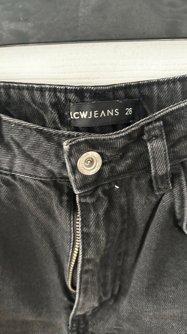 28 beden Siyah Salaş Mini Denim Şort - Görsel 2