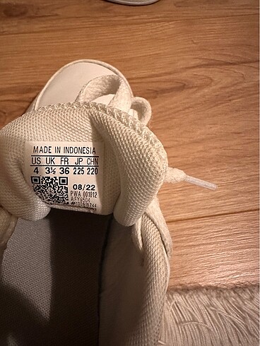 36,5 Beden Adidas Kadın Günlük Ayakkabı