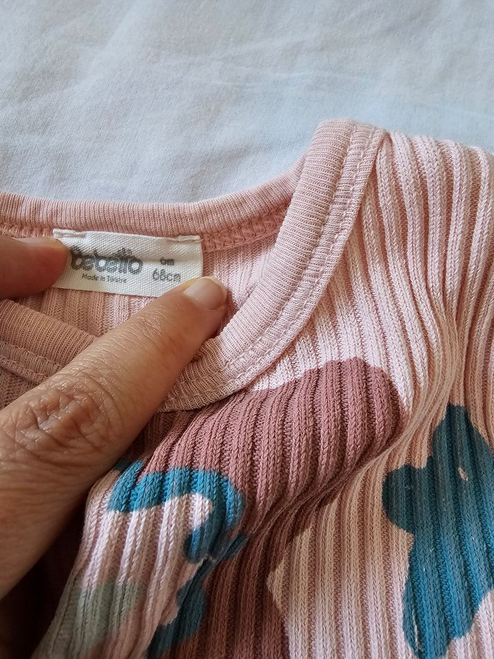 Pembe Çiçek Desenli Örgü Bebek Tulum - Görsel 3