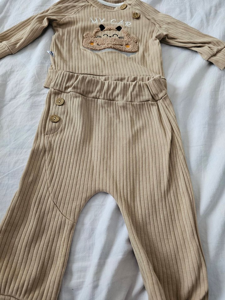 Düğmeli Kahverengi Bebek Takımı - Görsel 3