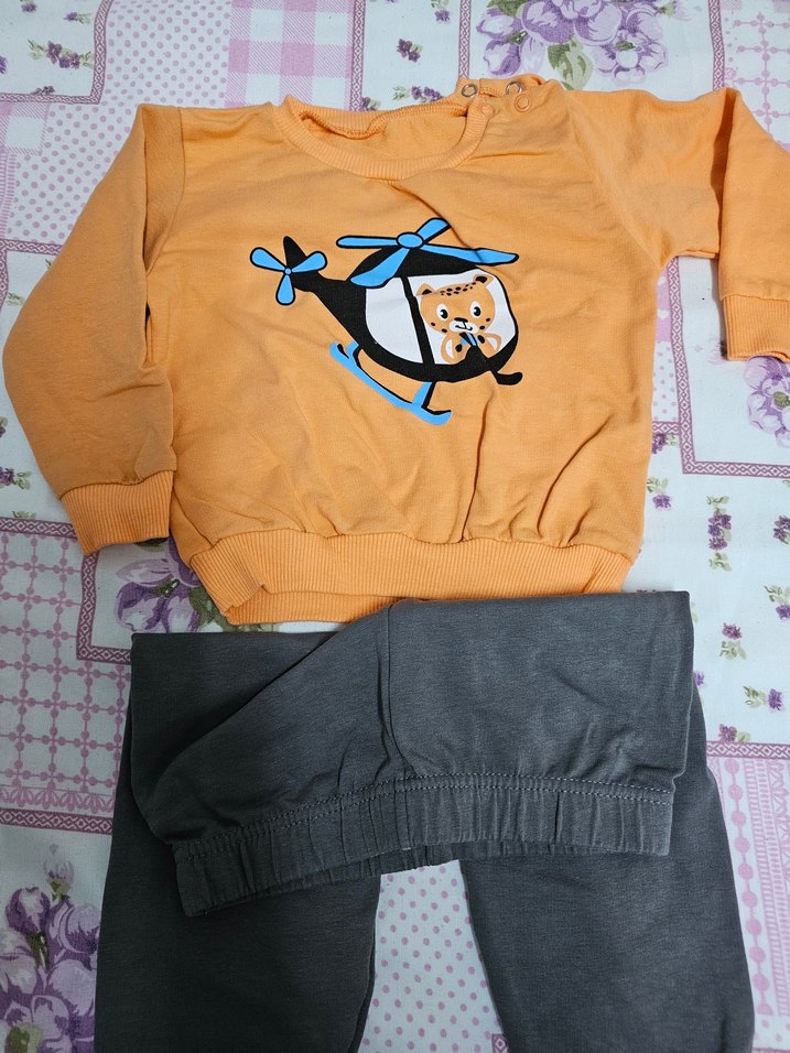 Kapüşonlu, fermuarlı uzun kollu sarı bebek tulumu - Görsel 2