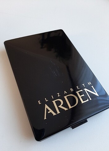 Beden Elizabeth Arden fondöten