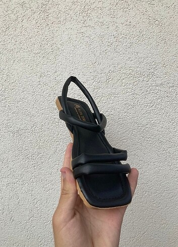 Diğer Kadın Sandalet