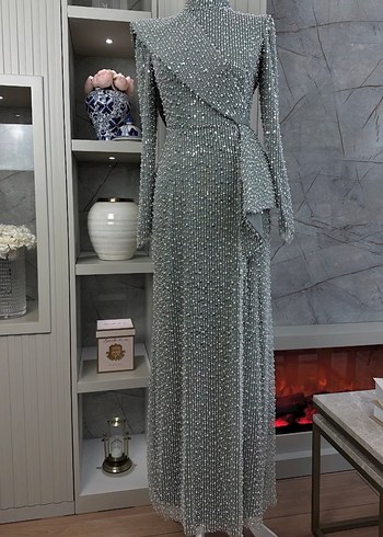 Boncuk İşlemeli Gri Uzun Abiye Elbise - Görsel 2