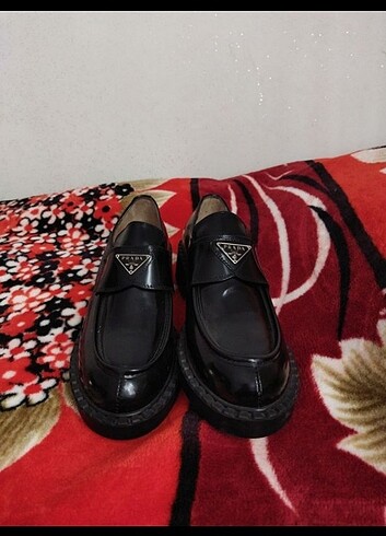 Prada klasik ayakkabı 