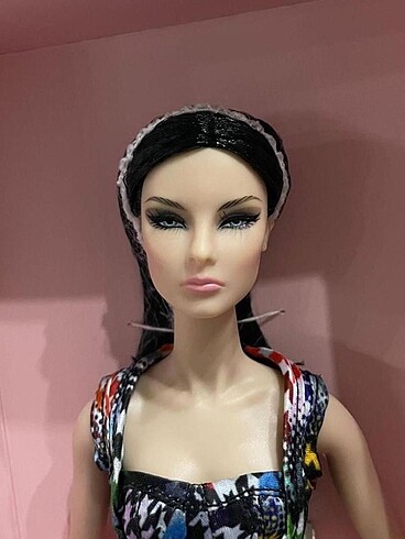 Beden Integrity Toys Giselle Diefendorf