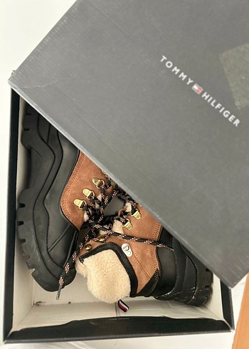 tommy hilfiger 37 numara bot iki kere anca giyildi - Görsel 6