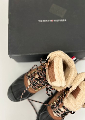 37 Beden kahverengi Renk tommy hilfiger 37 numara bot iki kere anca giyildi