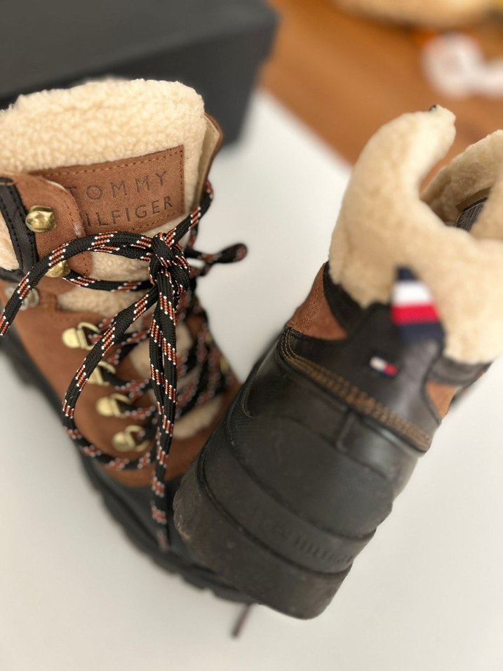 tommy hilfiger 37 numara bot iki kere anca giyildi - Görsel 2