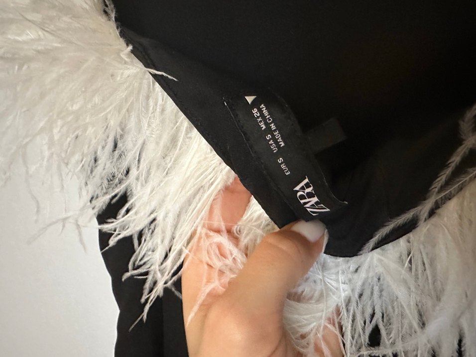 Otriş Tüy Detaylı Siyah Straplez Mini Elbise - Görsel 4