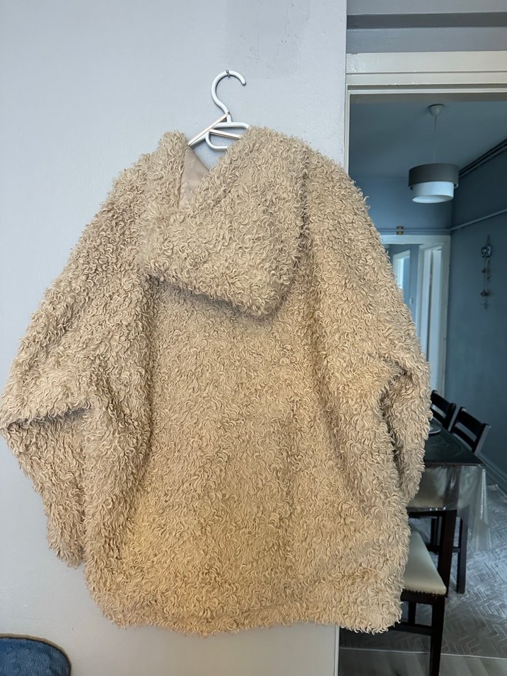 Bej Kapüşonlu Peluş Kadın Ceket - Görsel 3