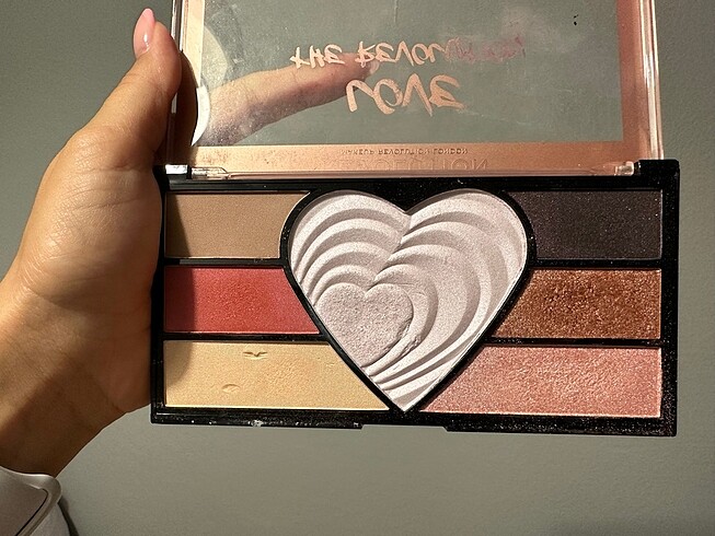 Beden Revolution Highlighter ve Far Paleti