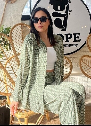 Çiçekli saten takim