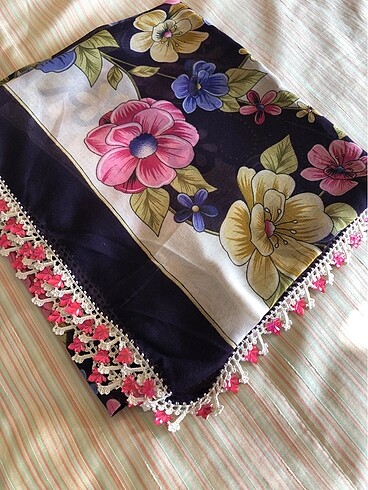 Boncuk işleme detaylı tülbent - Görsel 3