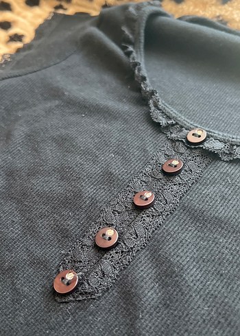 Düğmeli Siyah bluz - Görsel 2