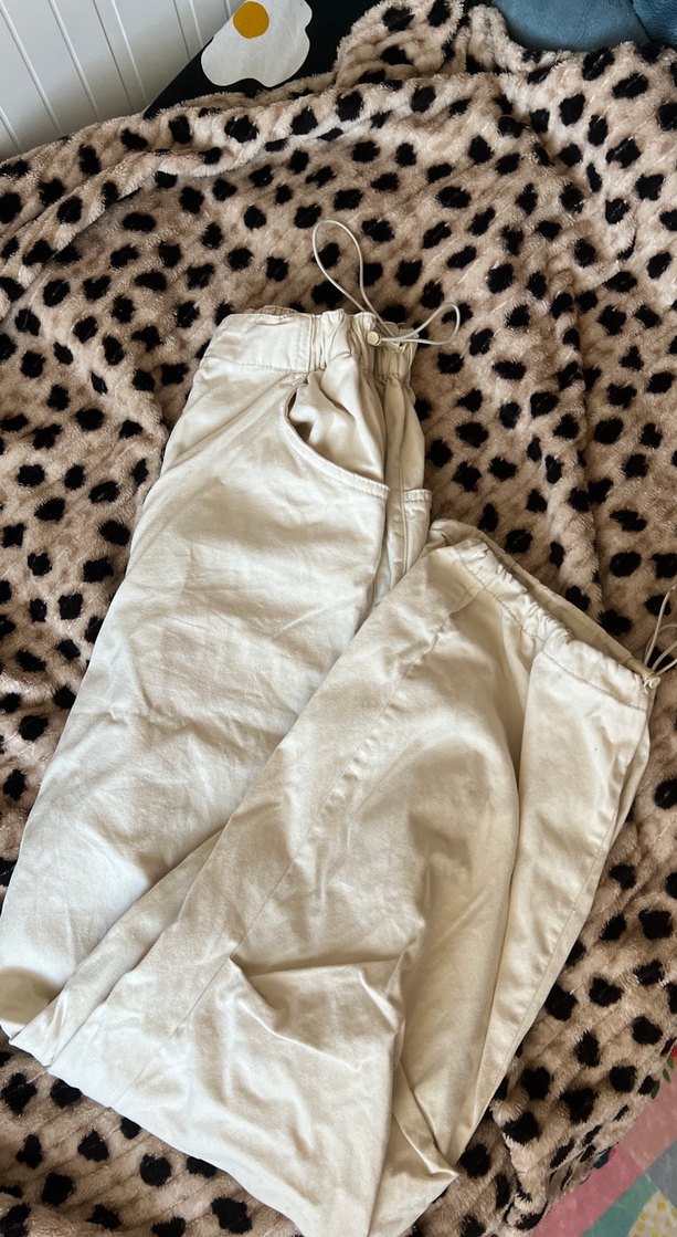 bej renk paraşüt pantolon
 - Görsel 5