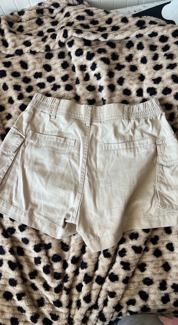 Bej Kadın MiniŞort - Görsel 2