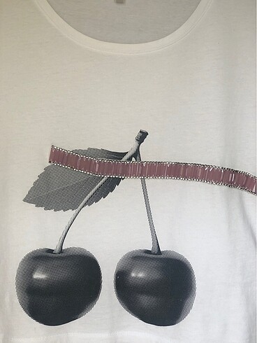 s Beden Twist Kiraz DetaylıTshirt