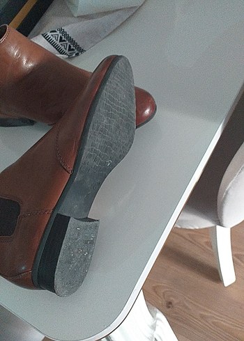 37 Beden Kahverengi Deri Kadın botu mevsimlikte giyilir
