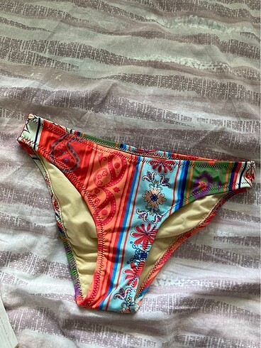 Desenli milla bikini altı