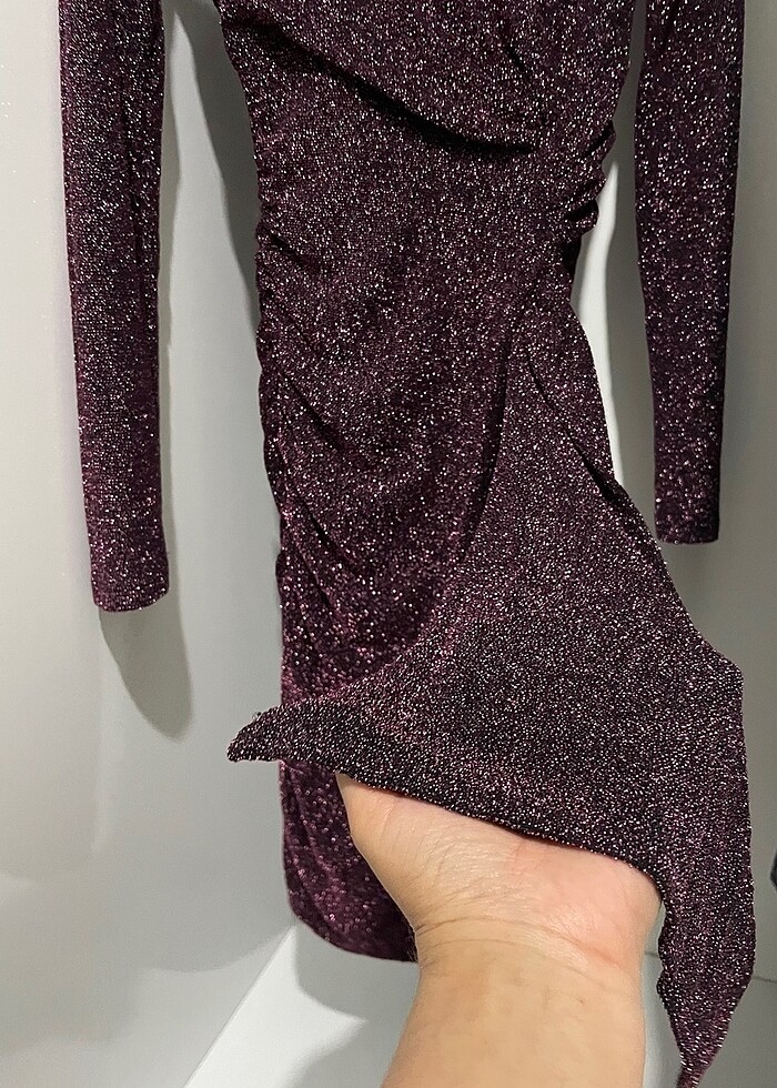 Bershka mürdüm simli gece elbisesi - Görsel 4