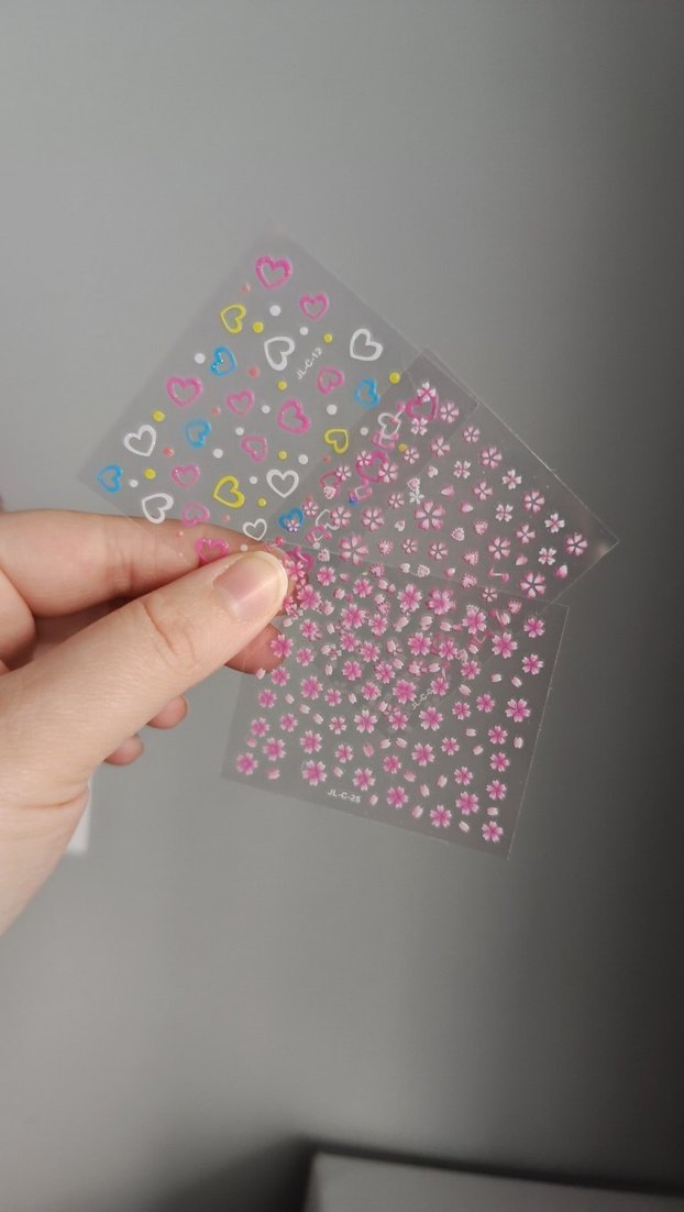 Renkli Pembe Kalp ve Çiçek Tırnak Süsleri - Görsel 3