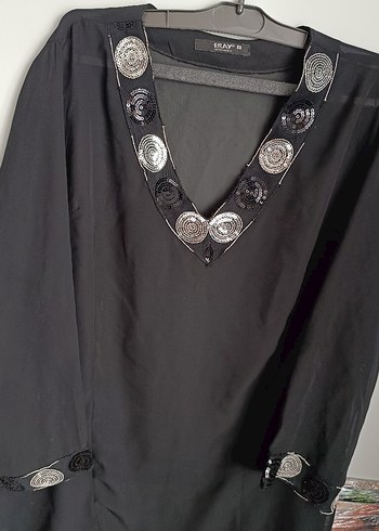 Siyah işlemeli bluz - Görsel 2