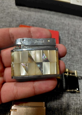  Beden Renk Üç adet zenith çakmak.biri kutulu sedef kutulu