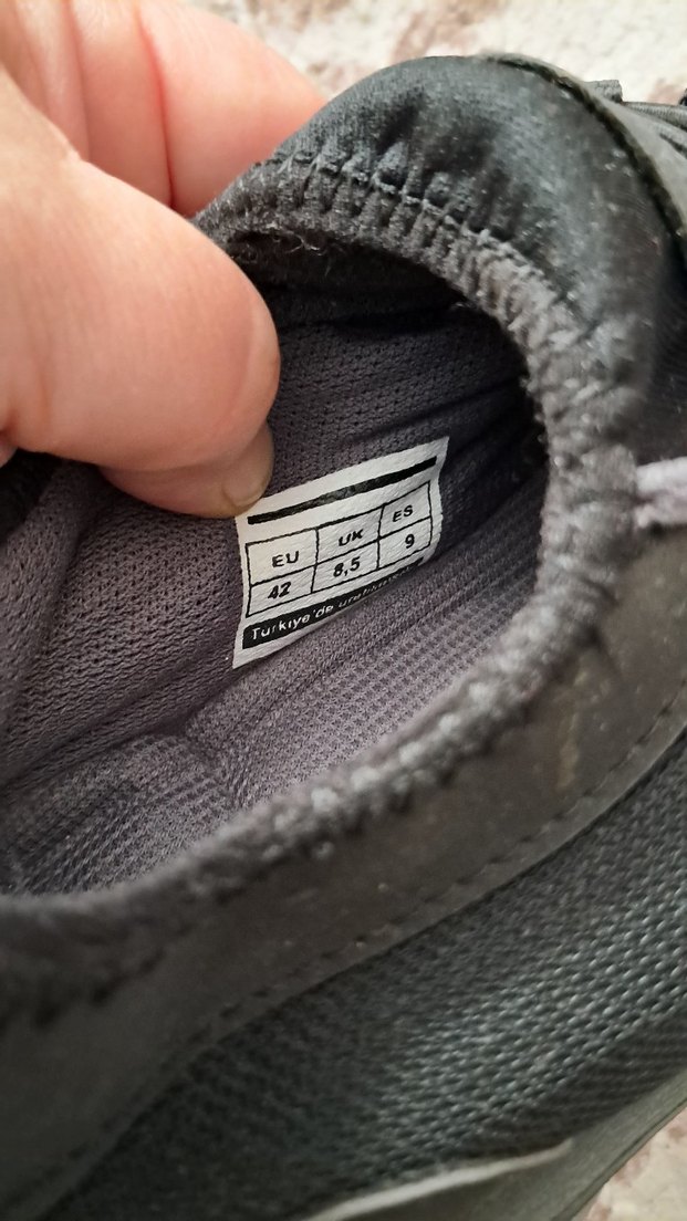 Kadın Siyah Nakışlı Spor Ayakkabı - Görsel 2