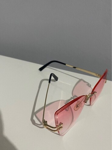 Miu Miu Pembe gözlük