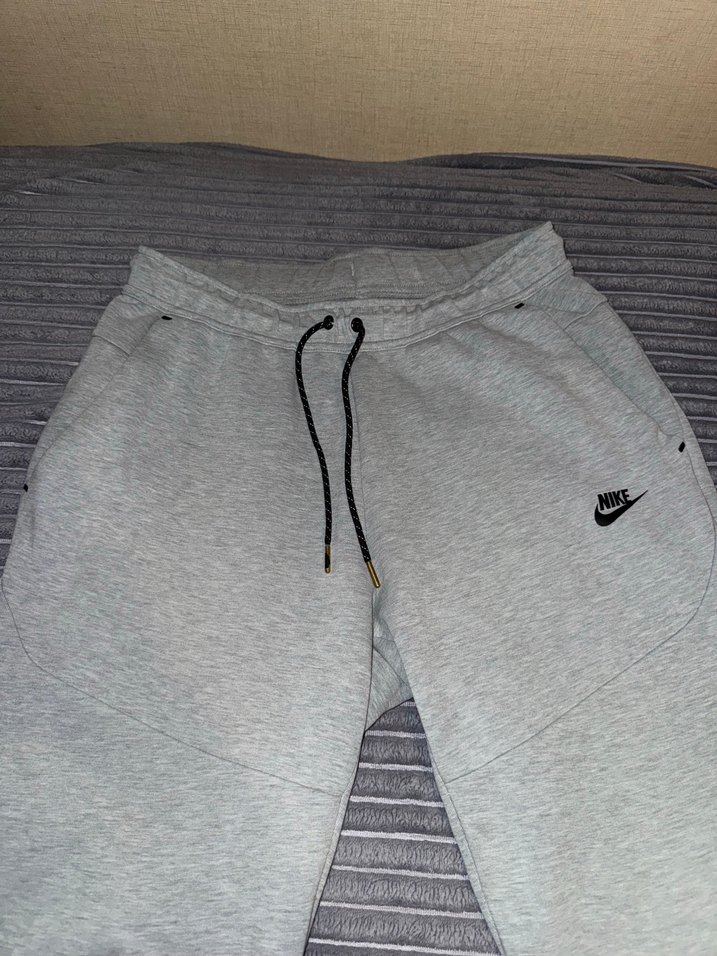 Nike Gri Tech Fleece - Görsel 3