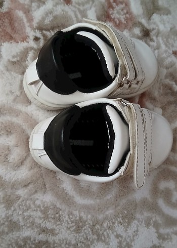 LC Waikiki Erkek Çocuk Beyaz Cırt Cırtlı Spor Ayakkabı