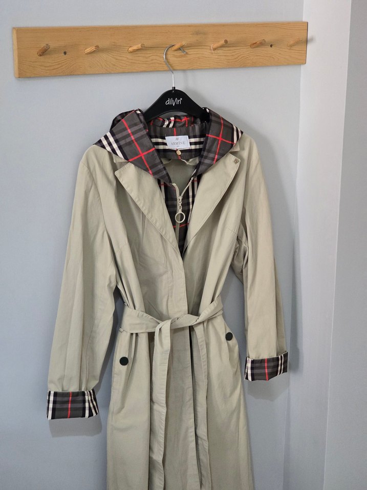 Bej Kuşaklı Uzun Kadın Trençkot - Görsel 4