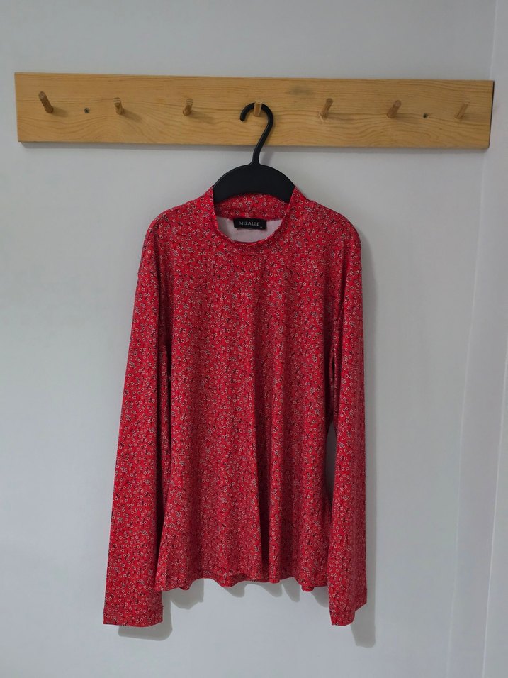 Kırmızı Desenli Uzun Kollu Bluz - Görsel 4