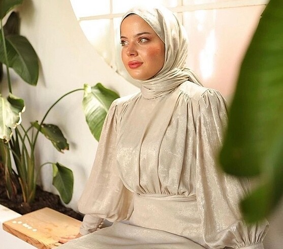 Manuka ışıltılı bej abiye