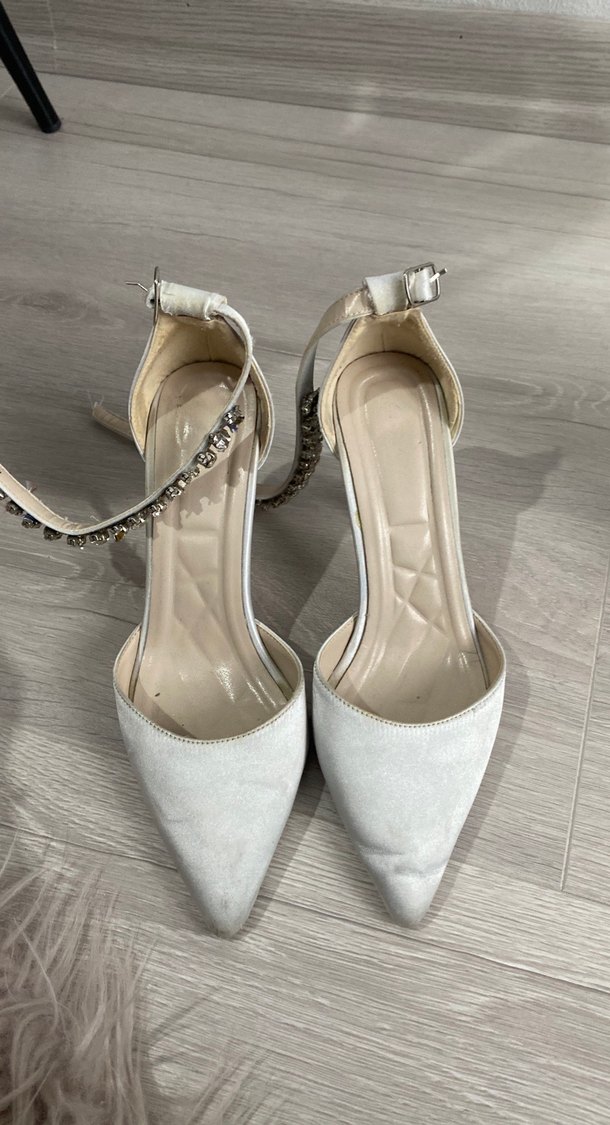 Beyaz Süet Stiletto Topuklu Kadın Ayakkabı - Görsel 3