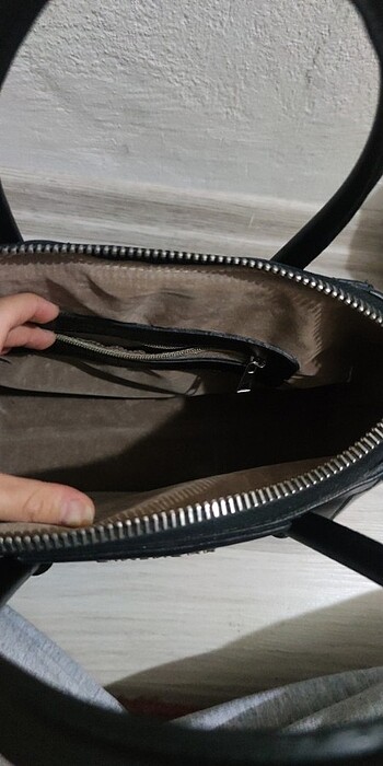  Beden Givenchy kol ve omuz çantası 