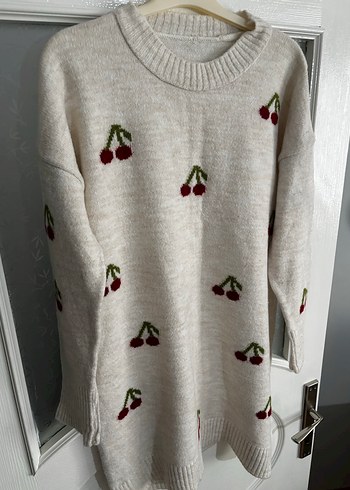 Nakışlı Kiraz Desenli Uzun Örgü Kazak - Görsel 2