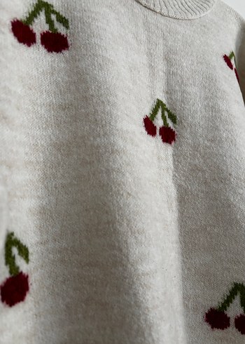 Nakışlı Kiraz Desenli Uzun Örgü Kazak - Görsel 5