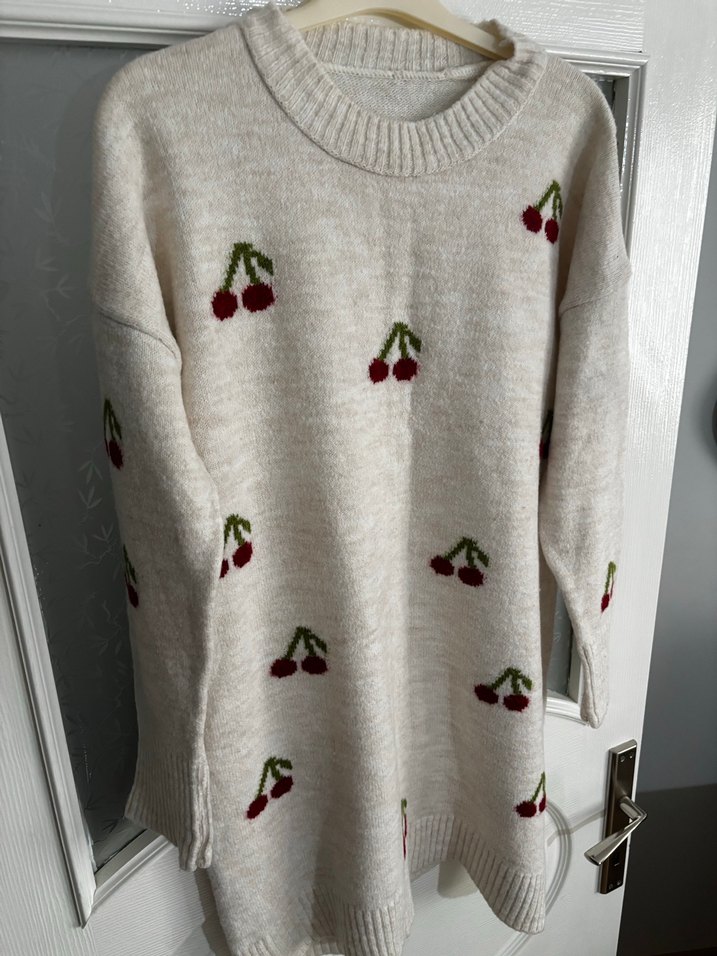 Nakışlı Kiraz Desenli Uzun Örgü Kazak - Görsel 2