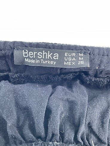 m Beden siyah Renk Bershka Mini Üst %70 İndirimli.