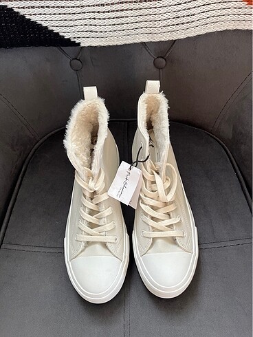 Bayan içi yünlü yüksek converse tarzı