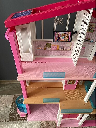 Barbie Barbienin rüya evi