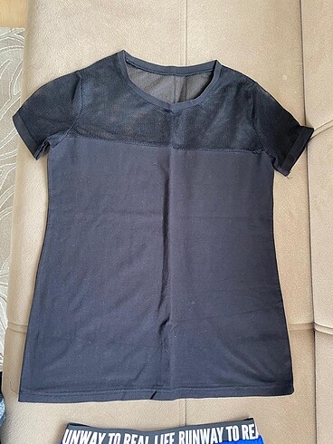 m Beden mavi Renk Pileli etek tişört birlikte satılık sorunsuz temiz beden olmadığ