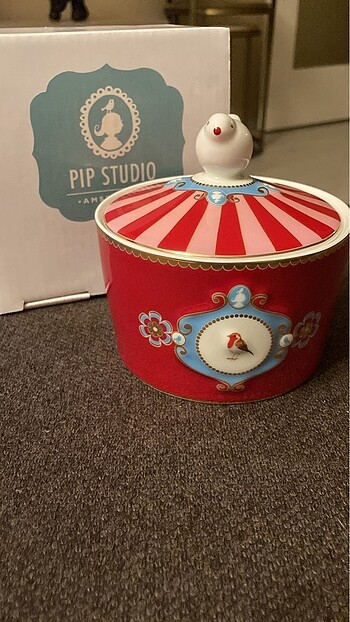 Pip studio şekerlik