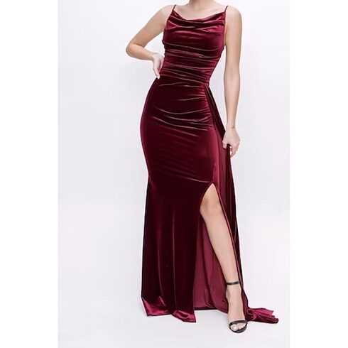 36 Beden Bordo Kadife Yırtmaç Elbise