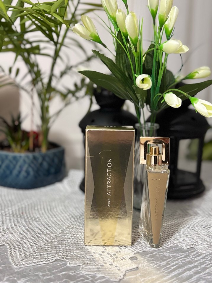 Avon  Attraction 50ml bayan parfüm - Görsel 2