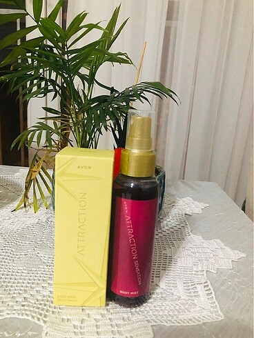 Avon atractıon parfüm + sprey