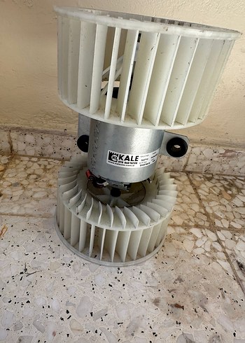 Beyaz ve gri fan motoru - Görsel 2