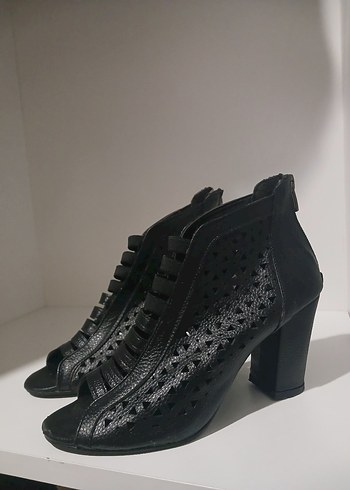 Kadın Siyah Gotik Blok Topuklu Ayakkabı - Görsel 2